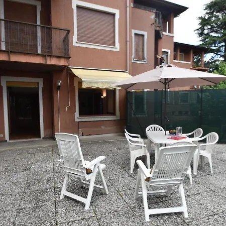 Quaint Holiday At With Lake View Ferienhaus Baveno