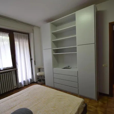 Quaint Holiday At With Lake View Ferienhaus Baveno