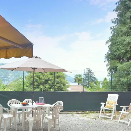 Quaint Holiday At With Lake View Ferienhaus Baveno